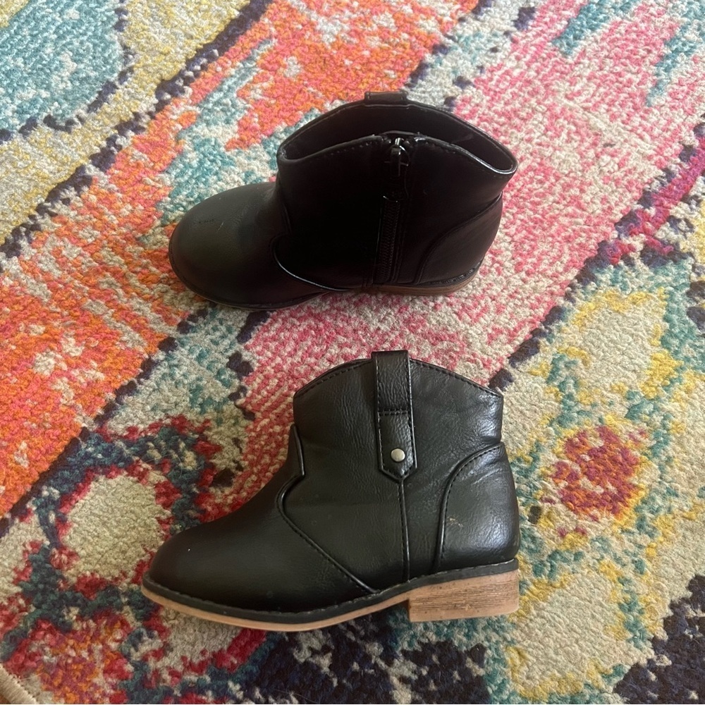 Cat&Jack toddler Black Ankle Boots size 7